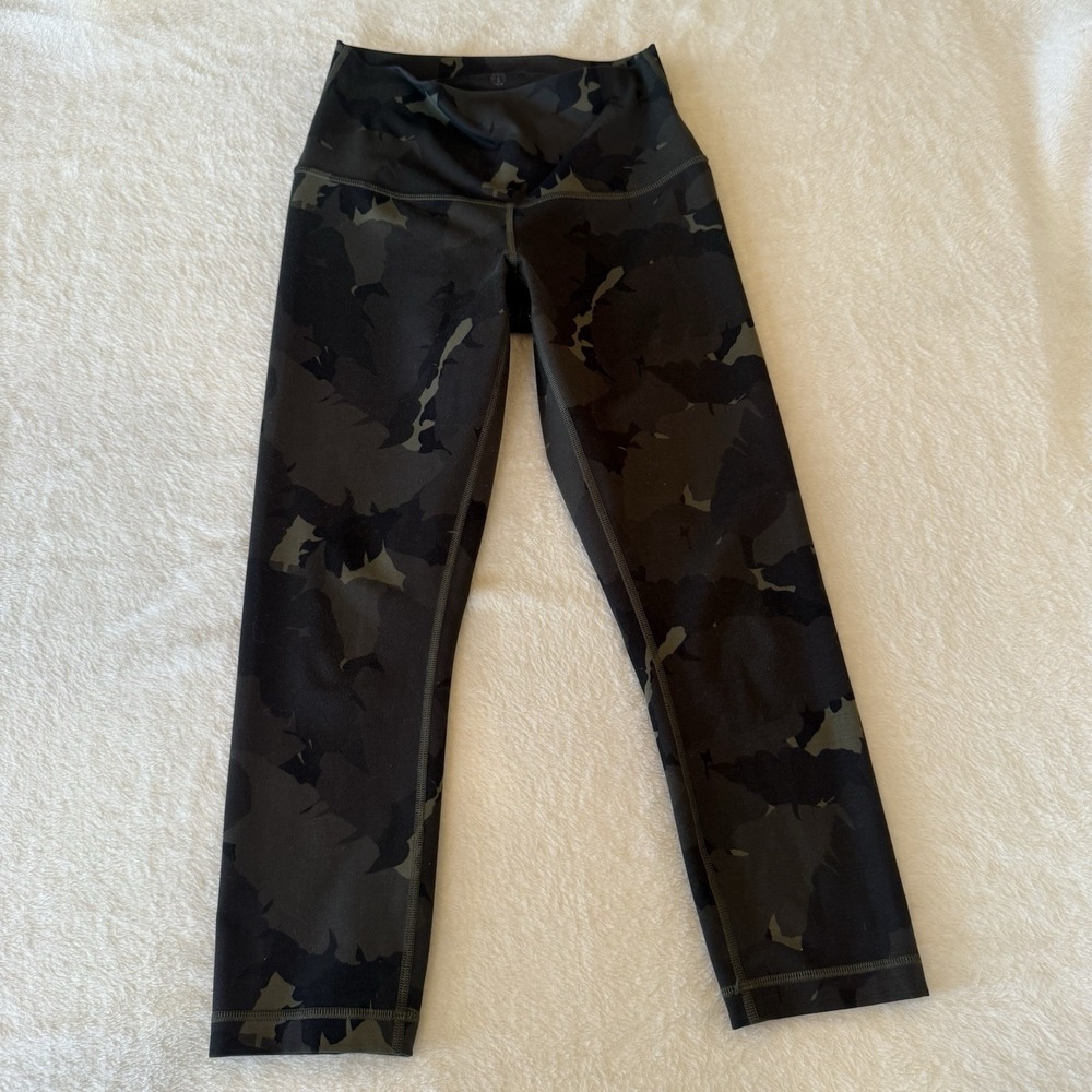 Lululemon Wunder Under 21" Green Camo Capri Leggings Size 4‎